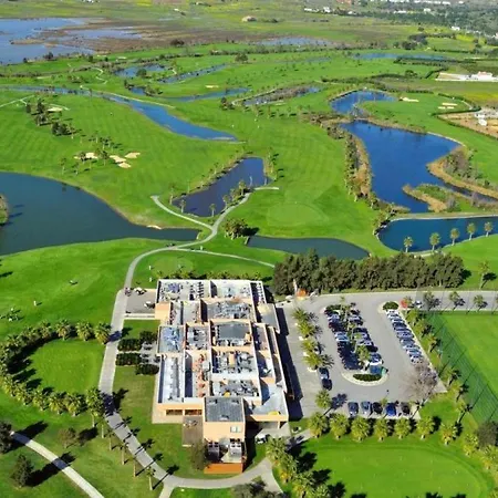Apartment Modern Retreat 700m From The - Salgados Guia (Faro)