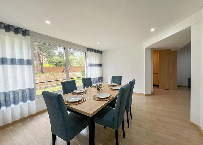 Modern Retreat 700m From The - Salgados * ギーア